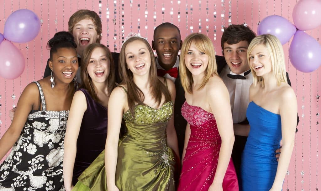 Group Of High School Friends Dressed For Prom