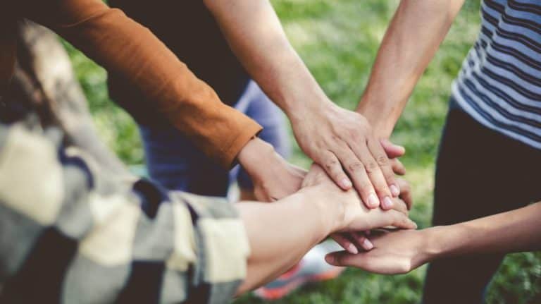 all hands on deck to volunteer at archway community services